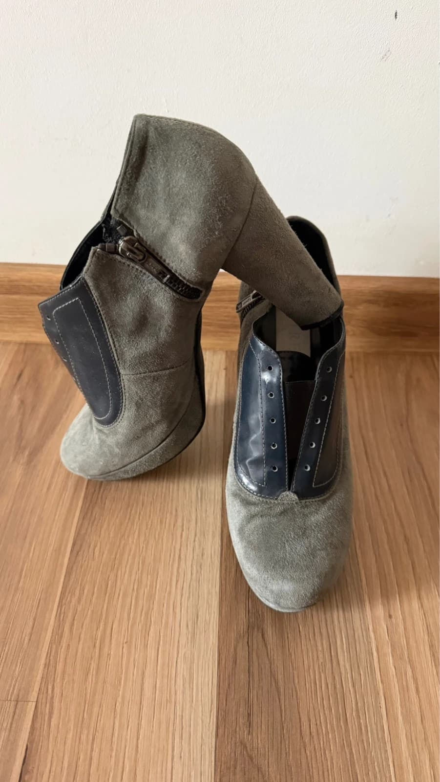 Intrend Pantofi cu toc