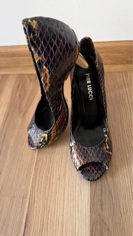 Pier lucci Pantofi cu toc open toe in piele
