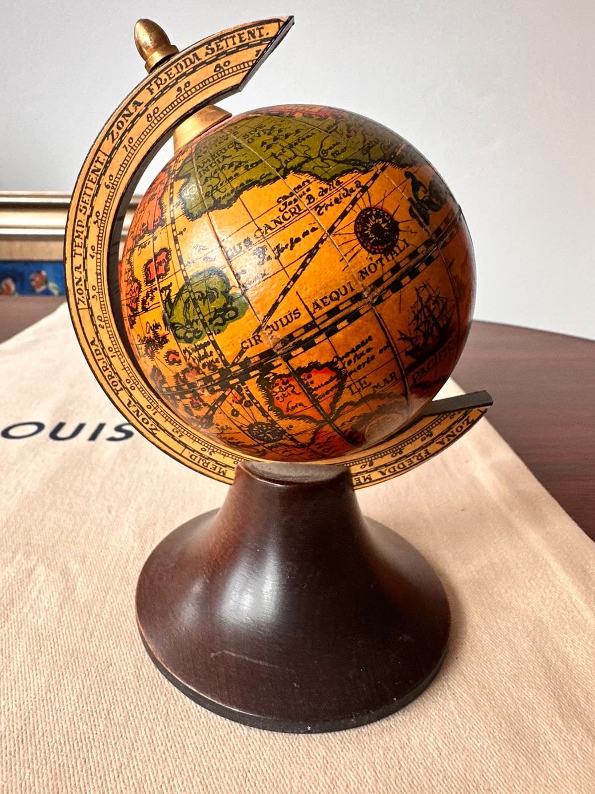 Italia Mappamondo in legno Italia